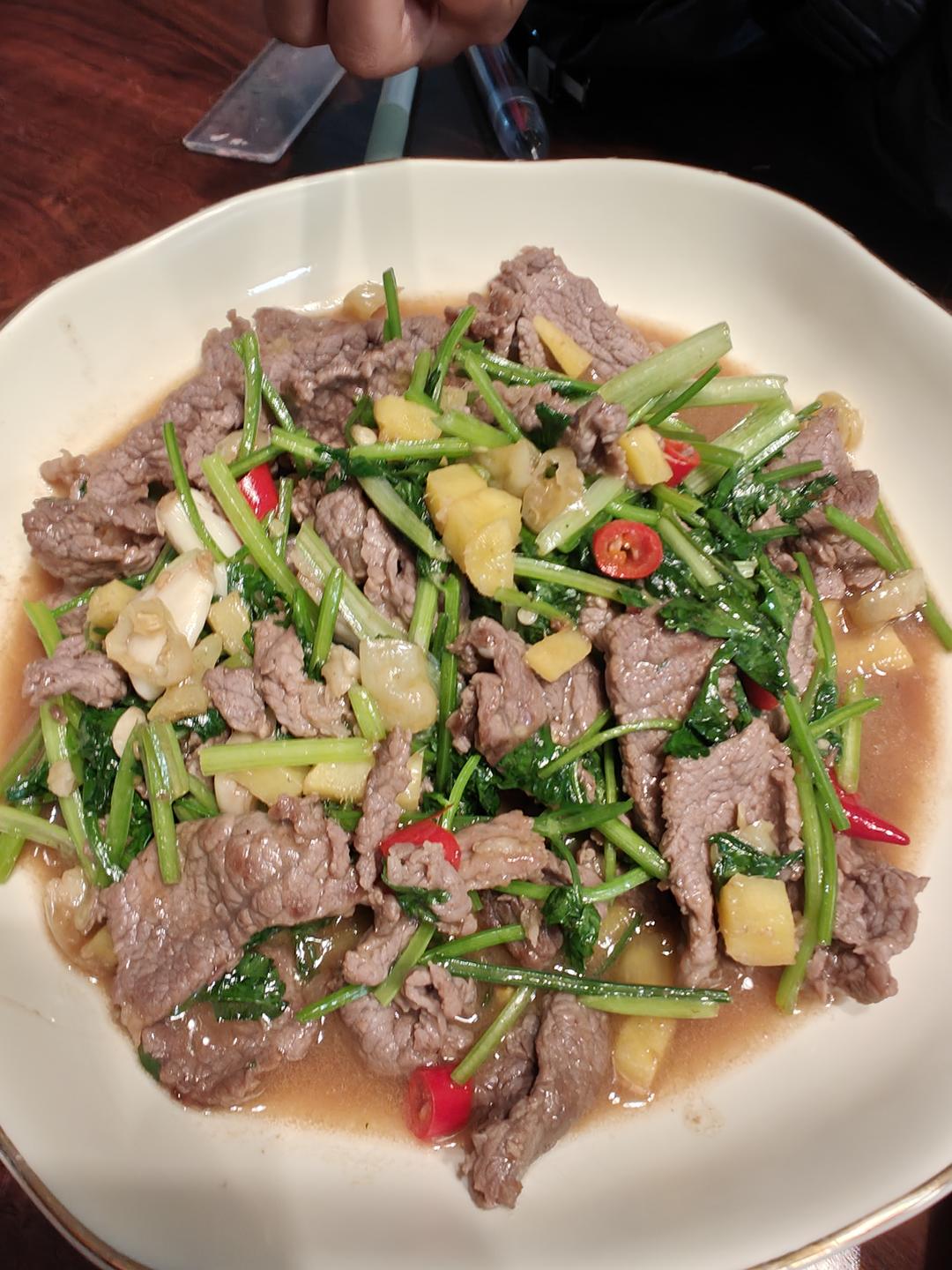 小炒黄牛肉，肉嫩味香！太好吃了简直是米饭杀手！