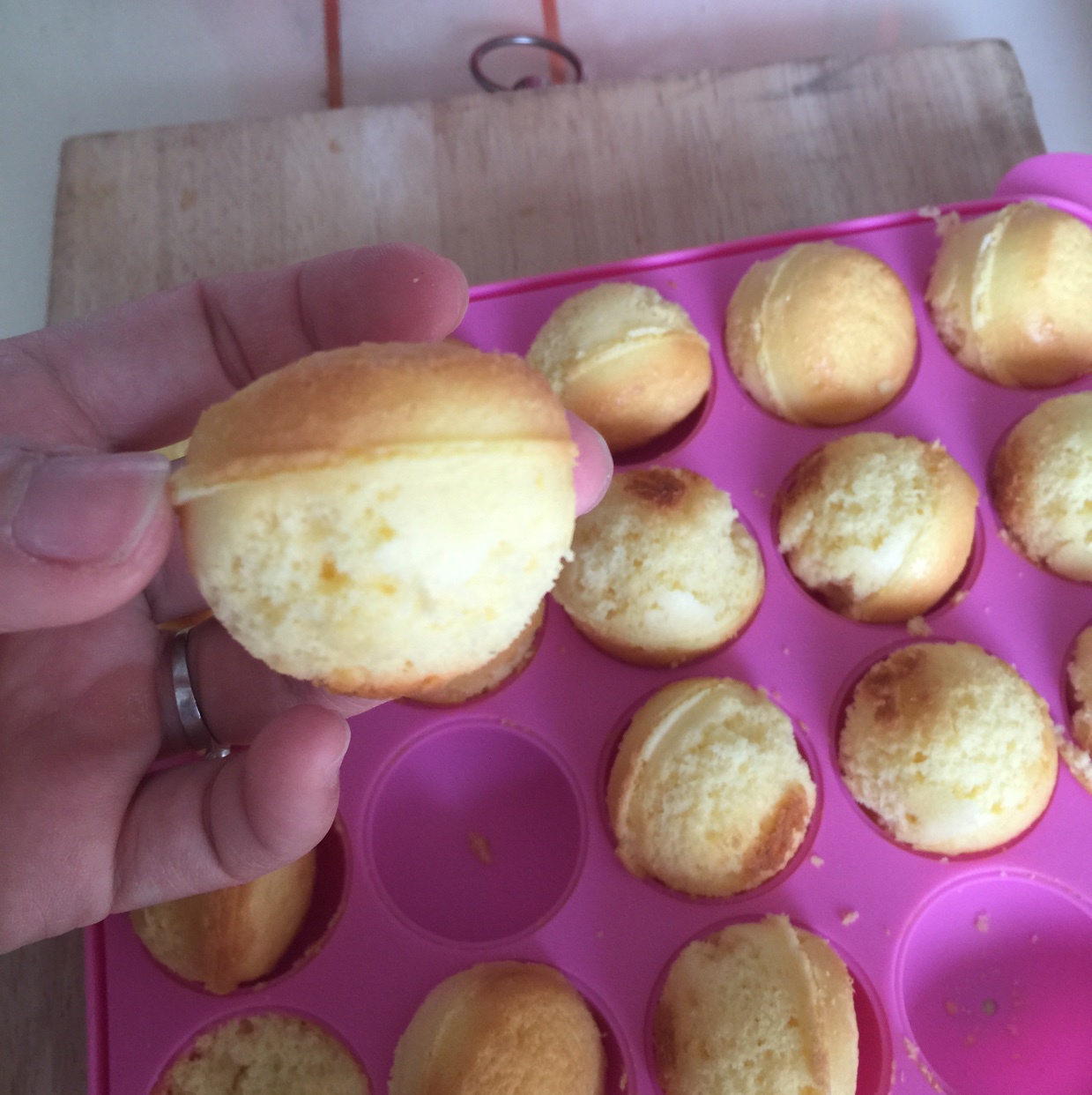 《Tinrry下午茶》教你做棒棒糖蛋糕