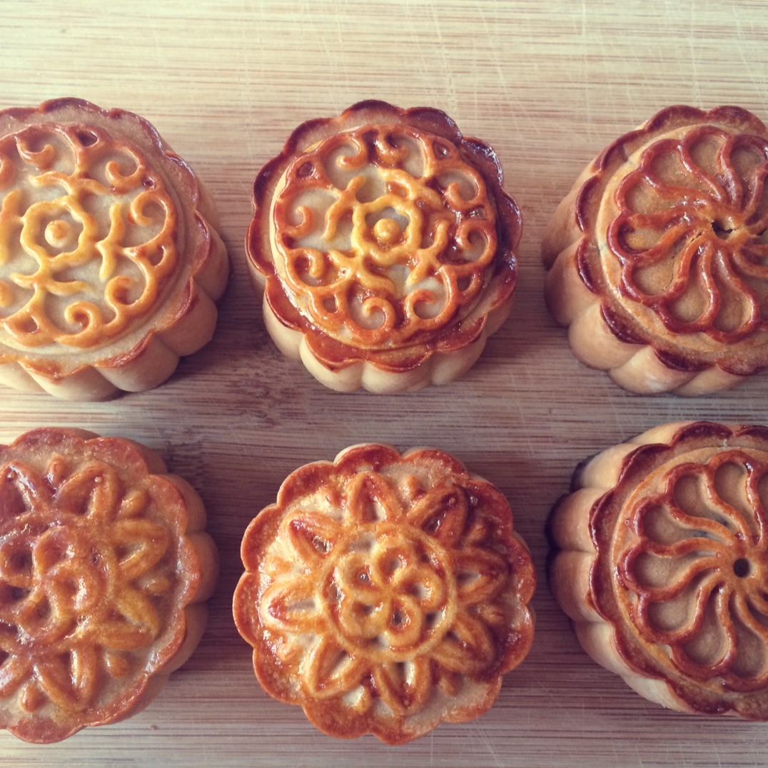 广式月饼——蛋黄莲蓉月饼