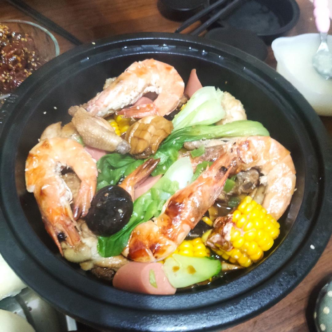 鲍鱼鸡翅鲜虾煲