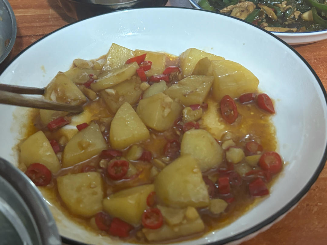 🔥巨下饭，软糯入味！比肉还好吃的红烧土豆