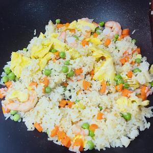 青豆虾仁蛋炒饭J_小葱’S的做法 步骤17