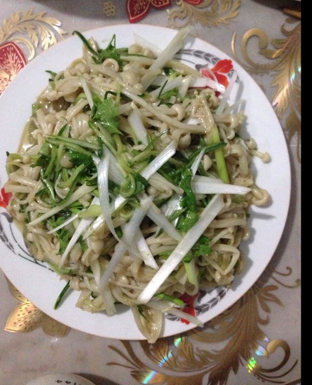 凉拌金针菇