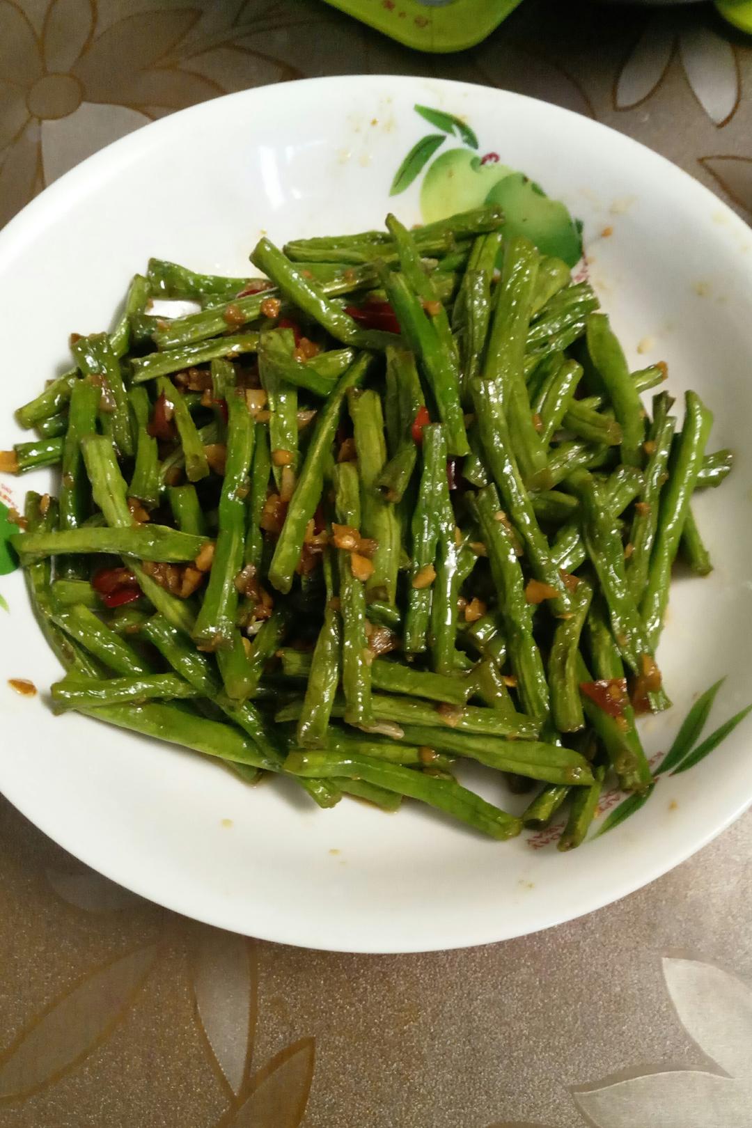 没事爱做菜做的蒜泥豇豆