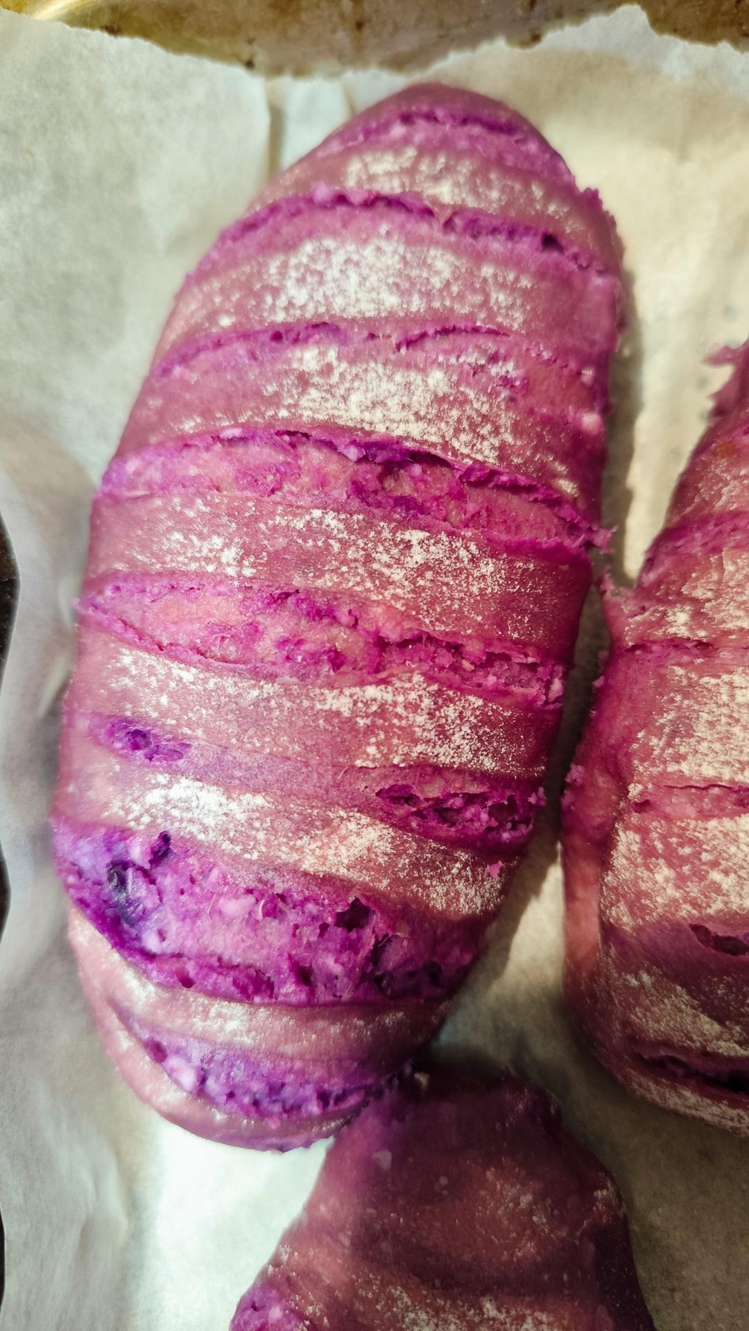 软fufu的芋泥面包，一口超满足❤