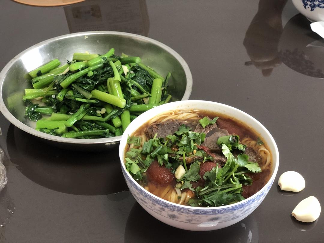 简单几步就能做出正宗酱牛肉（附卤蛋的做法）