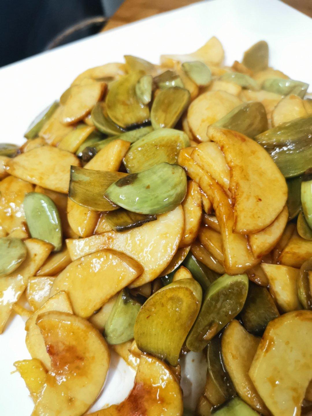 腊八蒜炒杏鲍菇