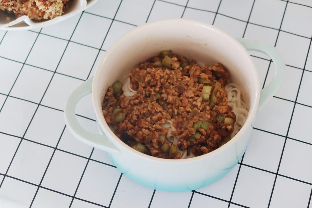 好吃起来我自己都害怕的豆角茄子打卤面