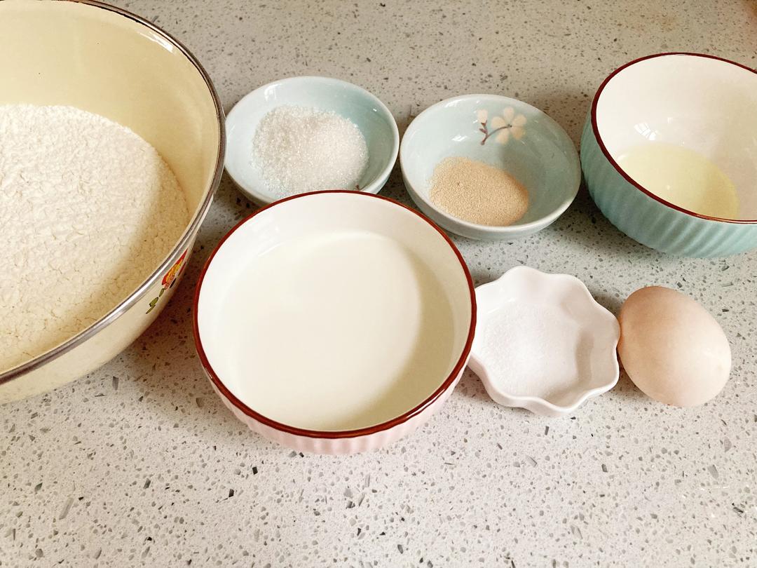 纯奶手撕吐司的做法 步骤1