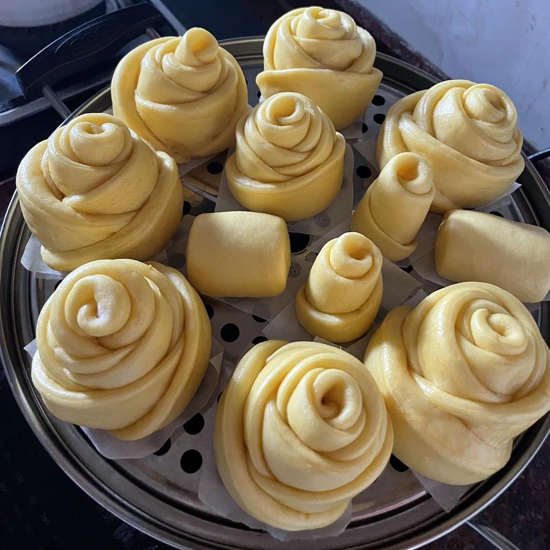 可以给宝宝当辅食的单纯版南瓜馒头，含玫瑰花、刺猬、南瓜造型馒头做法