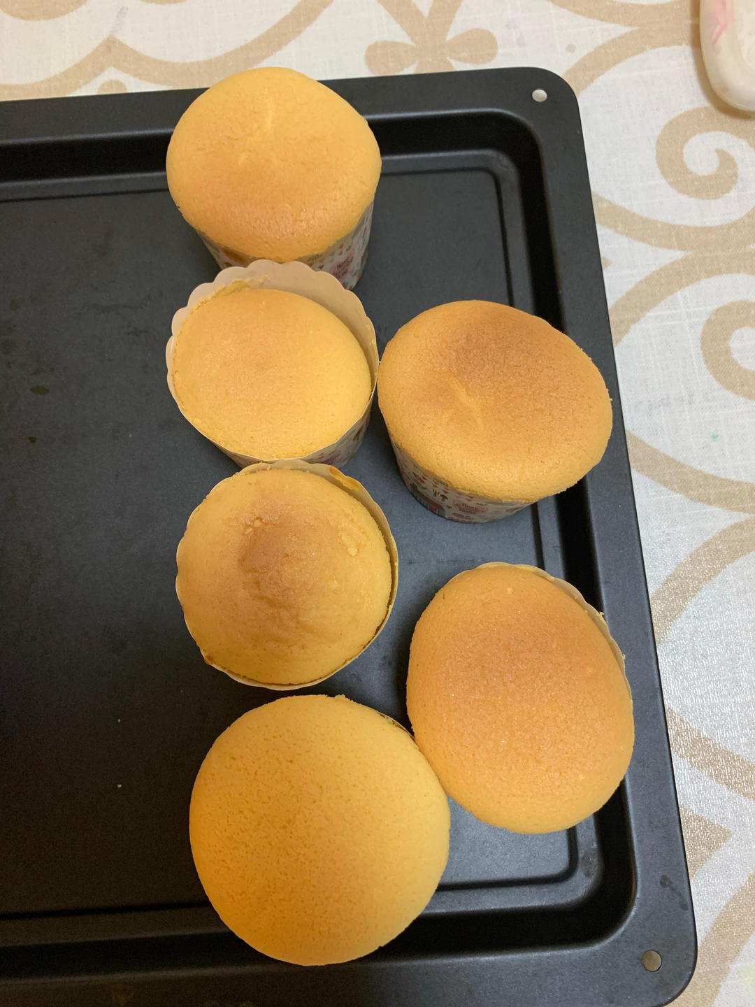 戚风小纸杯蛋糕