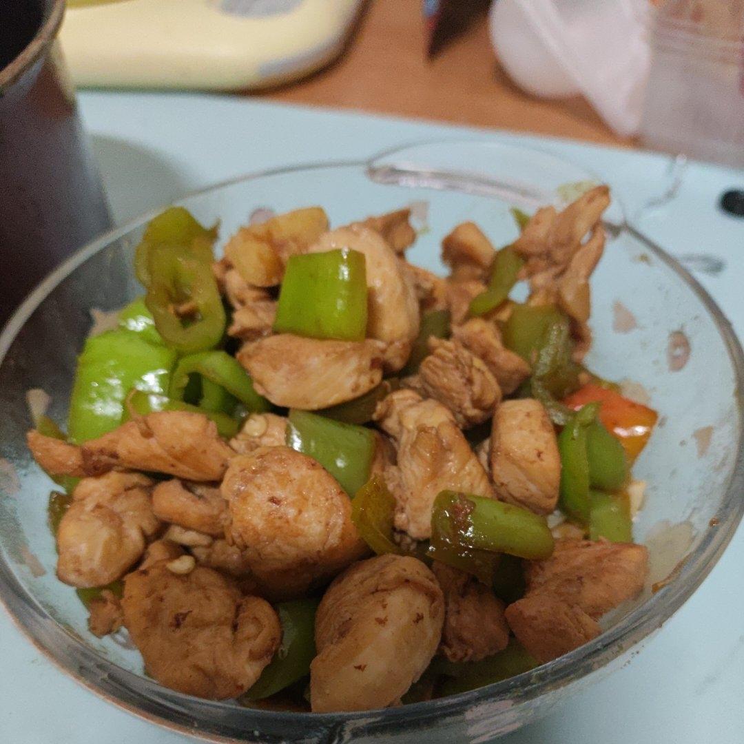 低卡美味减脂餐 ｜ 青椒肉丝（鸡胸肉版）