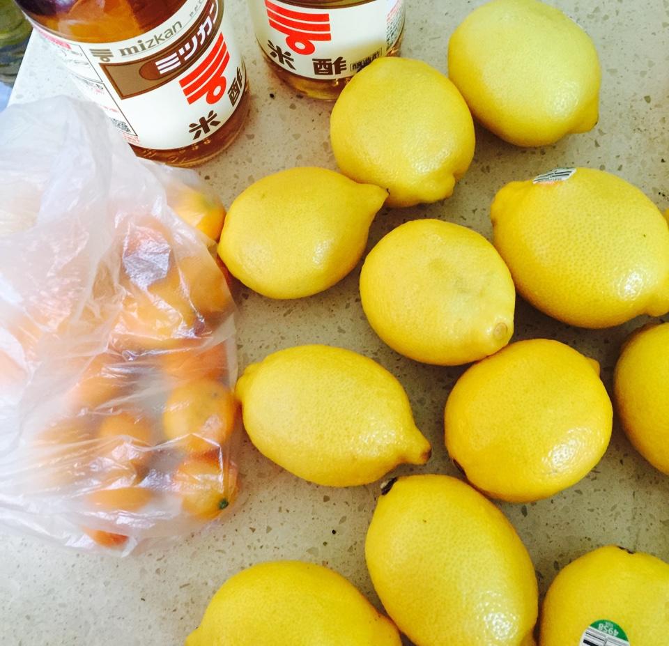 泡制柠檬水的做法 步骤1