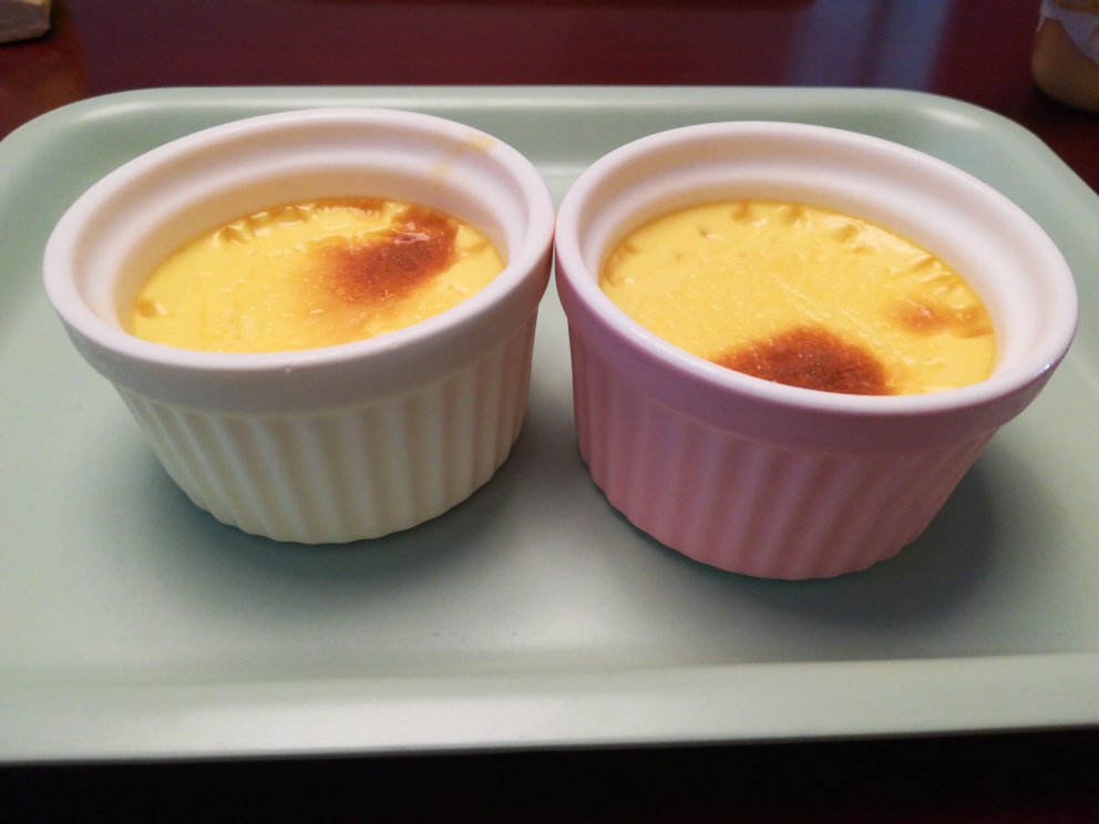 Crèmebrulée。法式烤布雷。焦糖布丁。