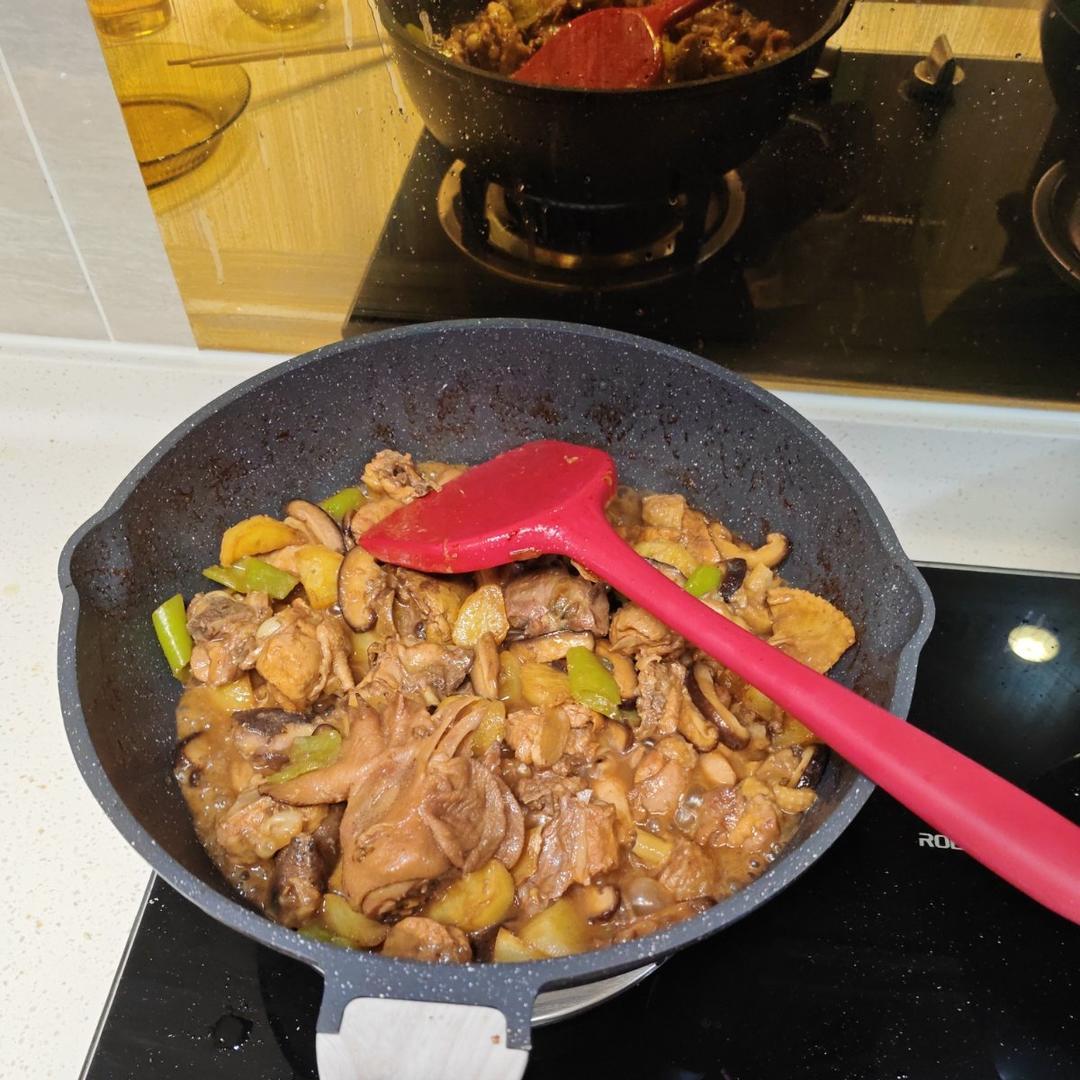 胡萝卜香菇炖鸡