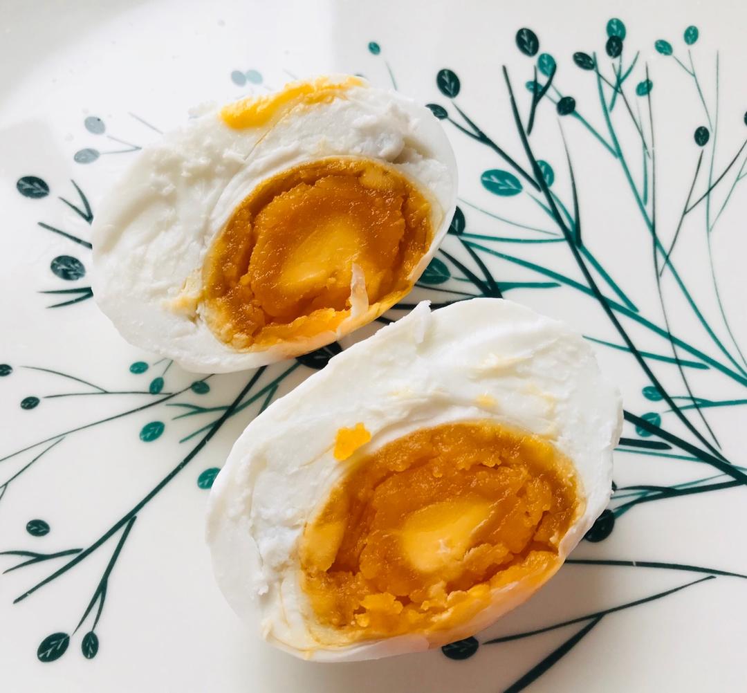 自制流油的咸鸭蛋