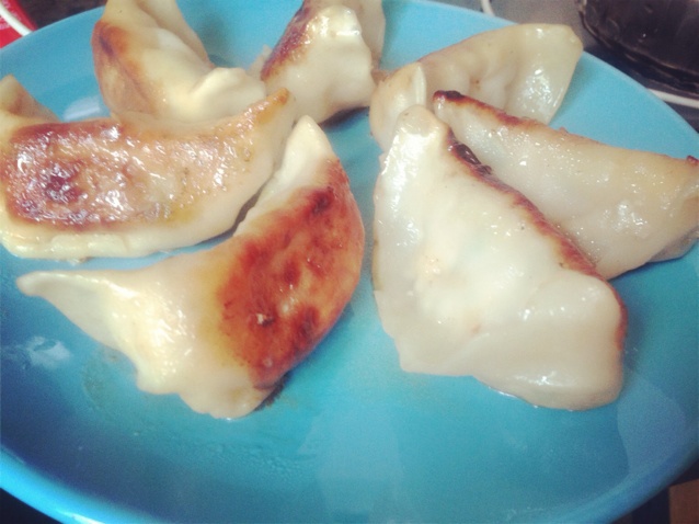 速冻水饺吃腻了吗~变锅贴吧(๑´ڡ`๑)