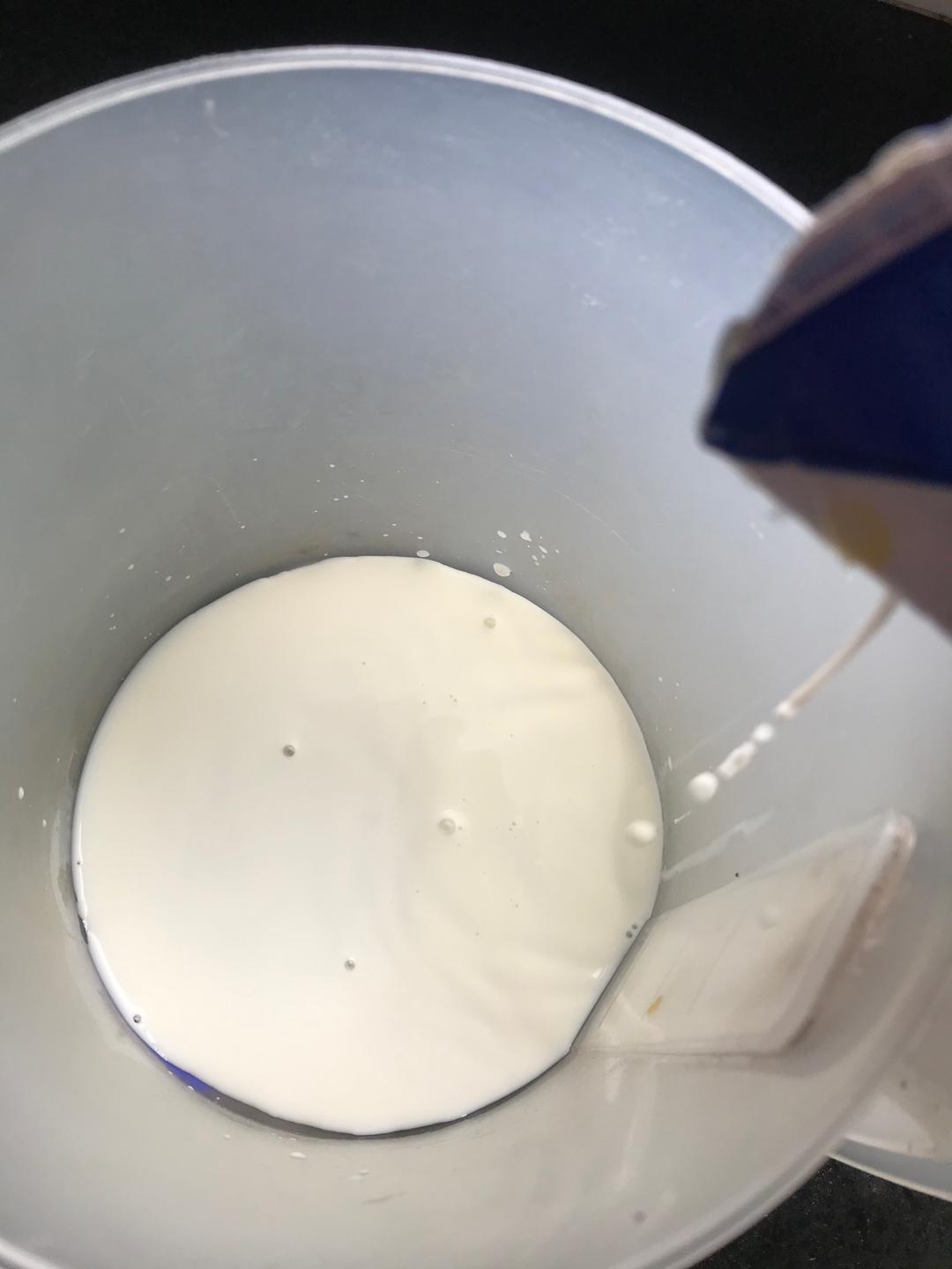 纯奶手撕吐司的做法 步骤1