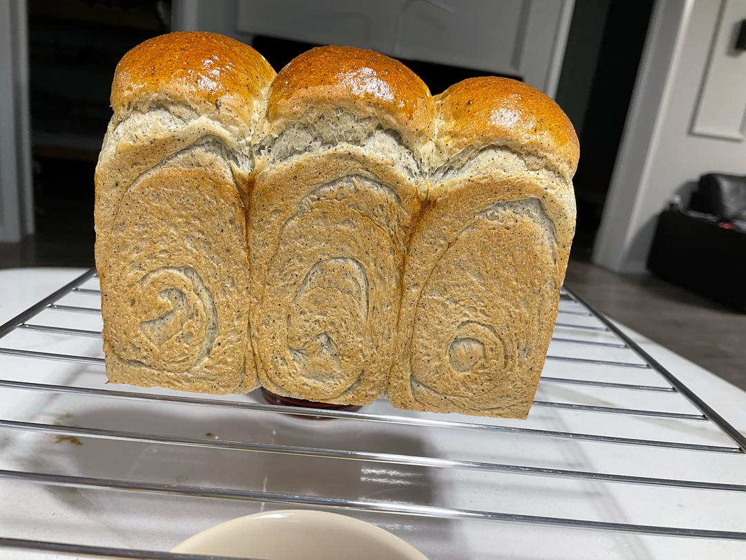 黑芝麻奶酪吐司