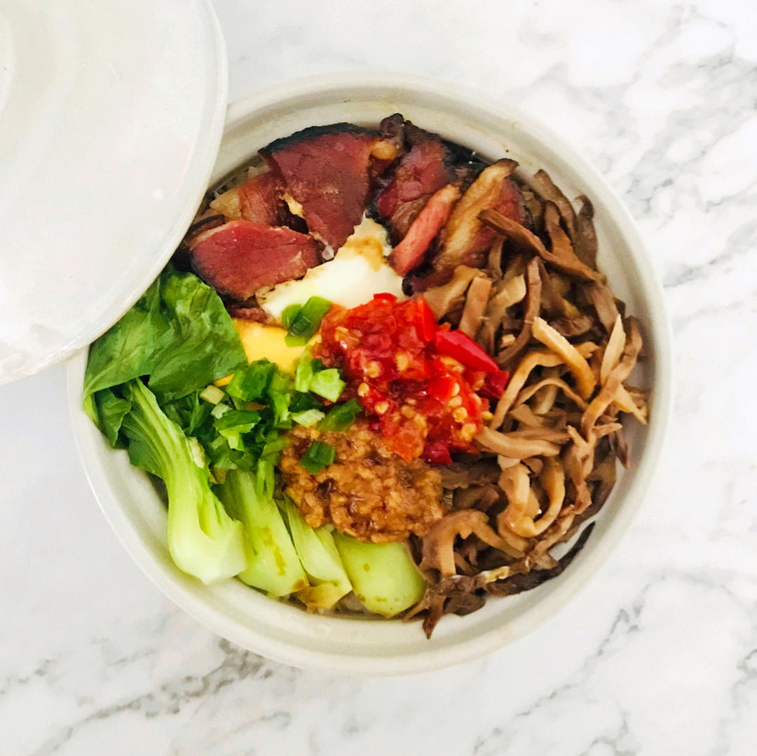 香肠煲仔饭