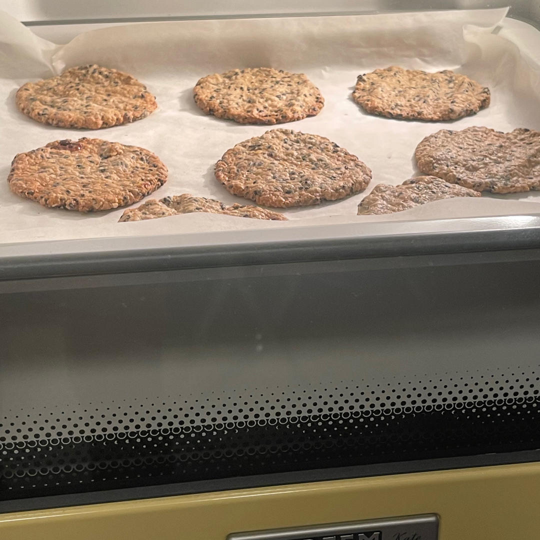 素食:有机燕麦芝麻大饼干