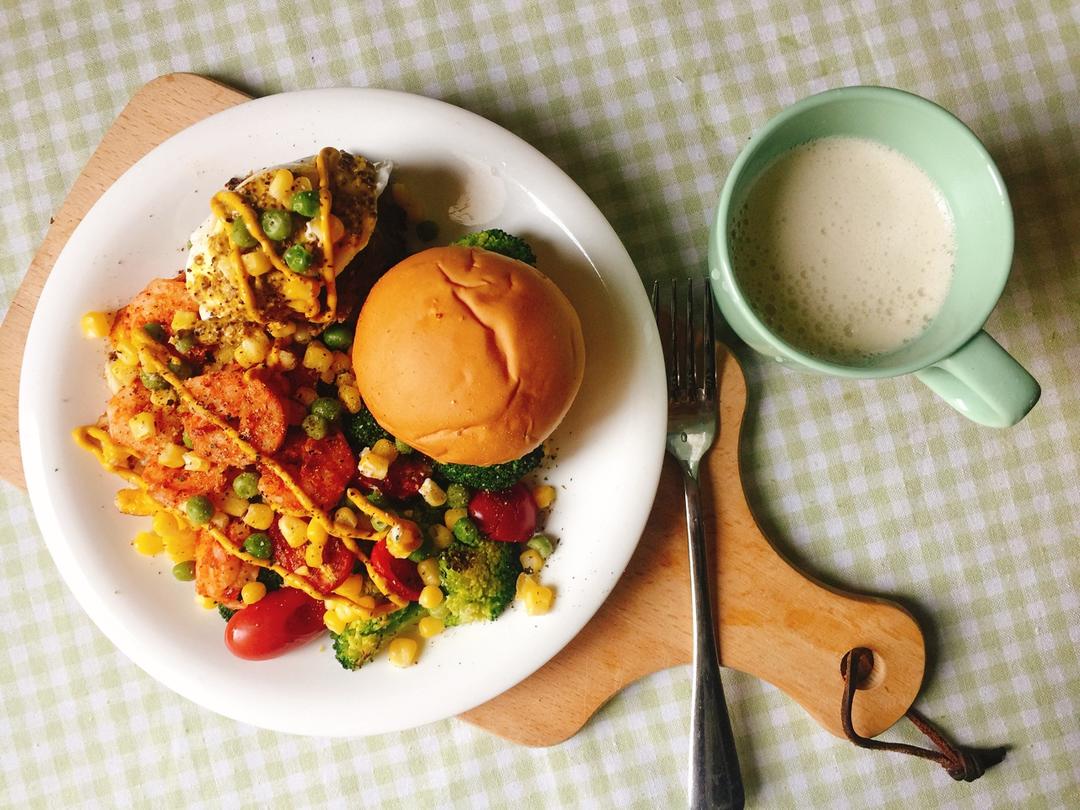 每天，叫醒我的是早餐