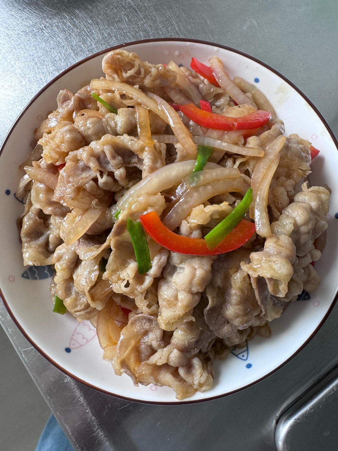 好吃到舔盘的秘制洋葱炒肥牛卷！拌饭巨香