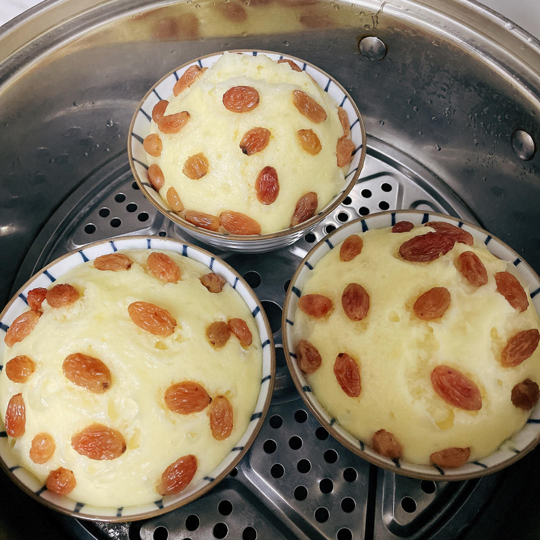 两个鸡蛋一碗面 全程手不粘面 轻松搞定小碗蒸发糕 蓬松煊软 比面包好吃