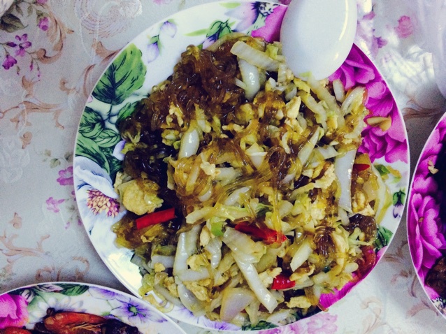 包菜粉丝炒鸡蛋