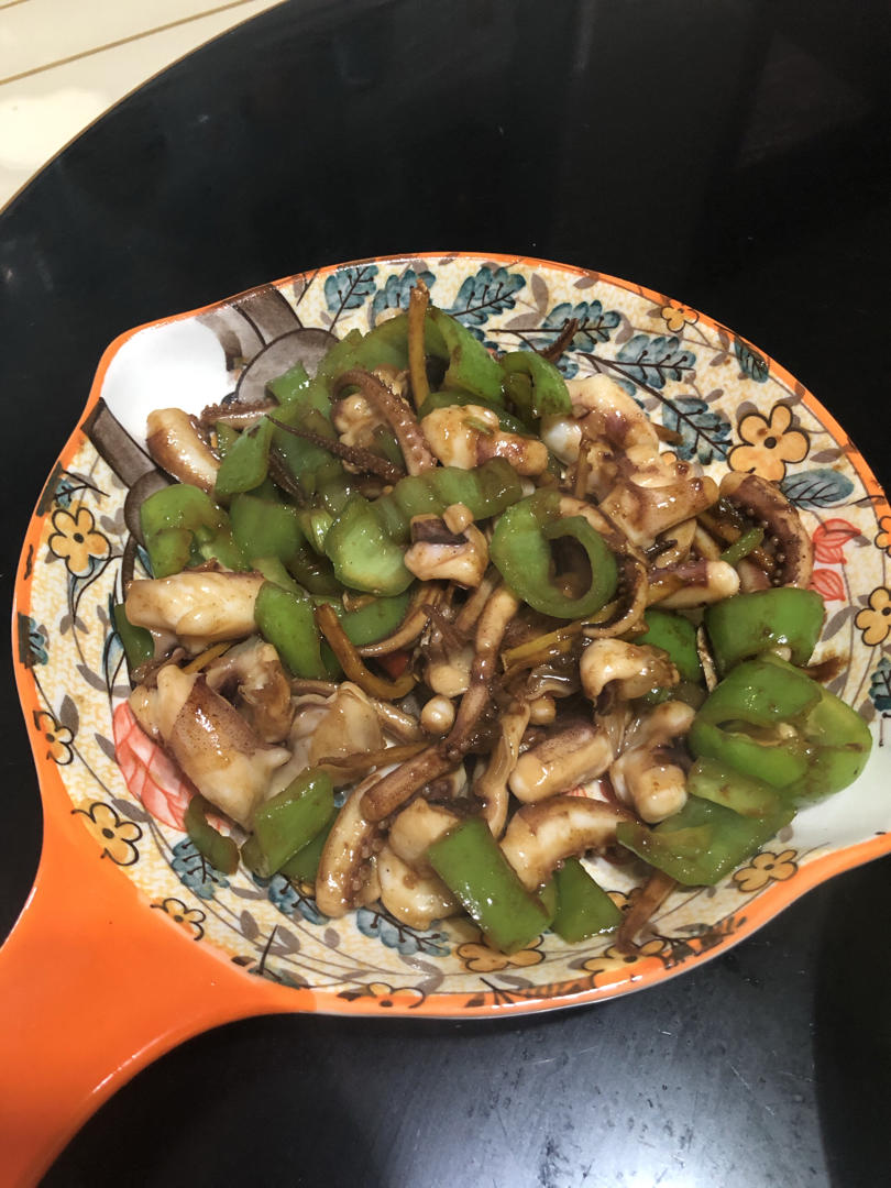爆炒鱿鱼须，加上这一步，可以与铁板鱿鱼媲美