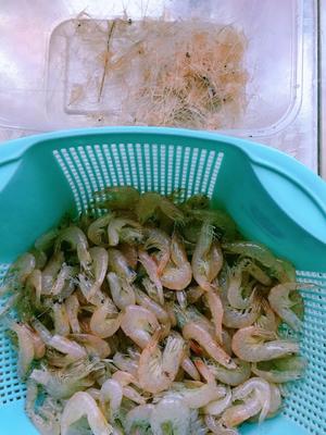 韭菜炒河虾的做法 步骤1