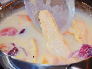 南洋风味豆浆三文鱼鲜汤的做法 步骤11