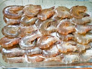 蒜蓉粉丝蒸虾的做法 步骤8