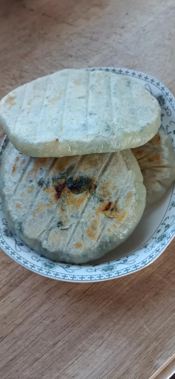 皮薄馅大的韭菜鸡蛋粉条馅饼，凉了也不会硬，免发面做法！