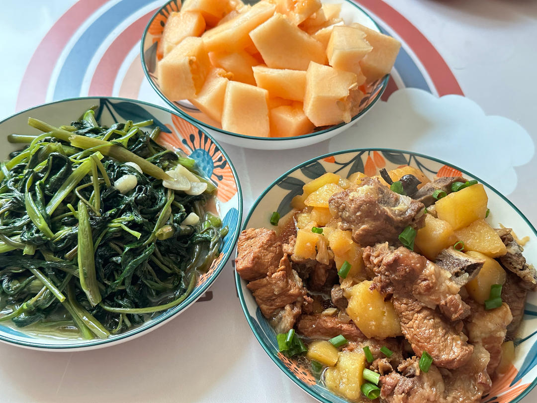 土豆烧排骨