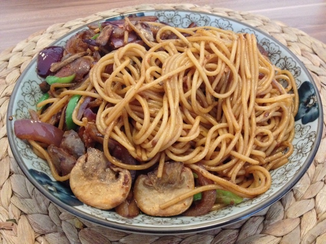 黑椒牛柳炒意面