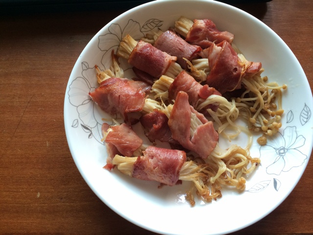 视频菜谱：金针菇培根卷