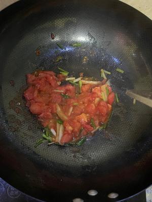 西红柿粉皮滑肉汤的做法 步骤3