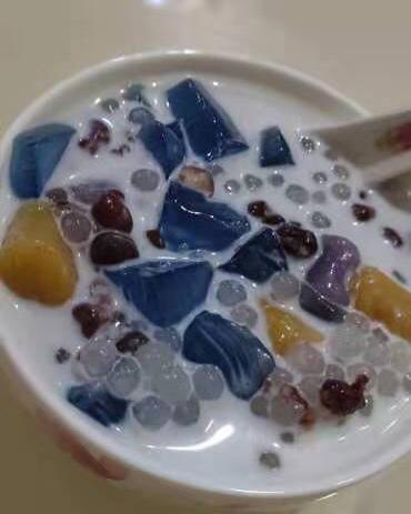 红豆芋圆椰奶烧仙草