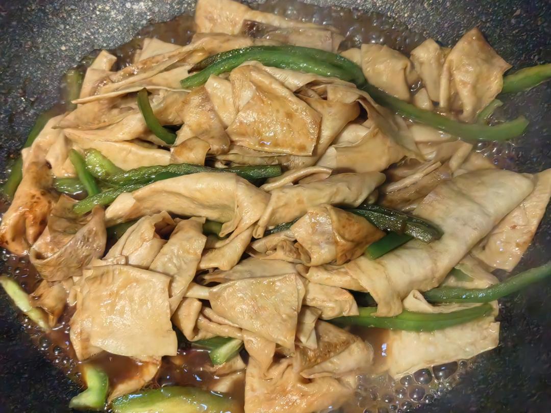 青椒炒豆皮