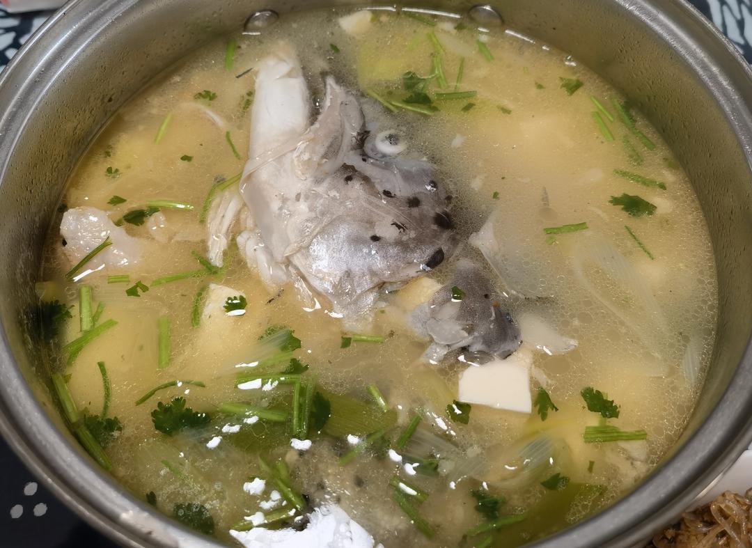 三文鱼头炖豆腐