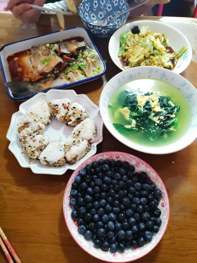 清蒸鲈鱼，三步搞定！