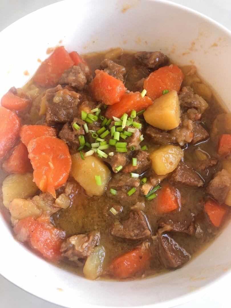 沙沙土豆胡萝卜炖牛肉
