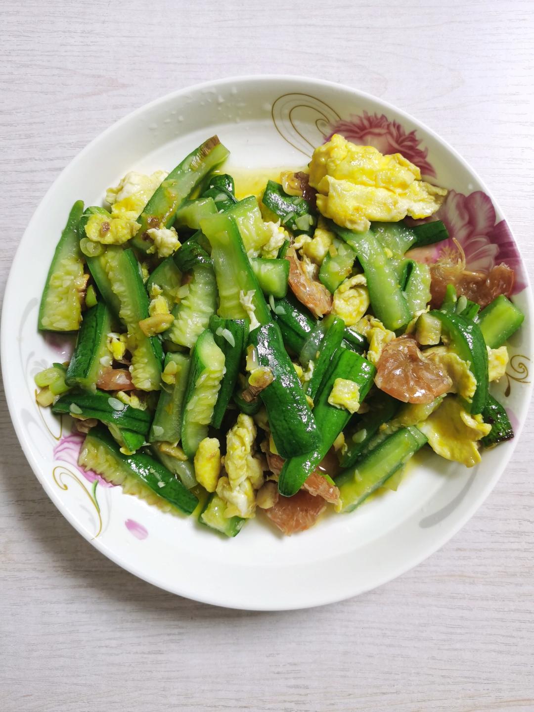 鲜香美味！好吃到舔盘的丝瓜炒鸡蛋