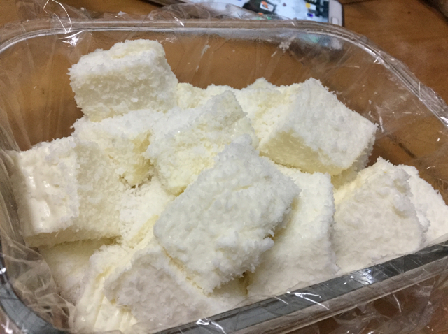 椰丝牛奶小方糕