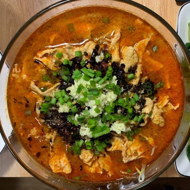 厨师长教你：“水煮肉片”的正宗做法，这味道真的很四川