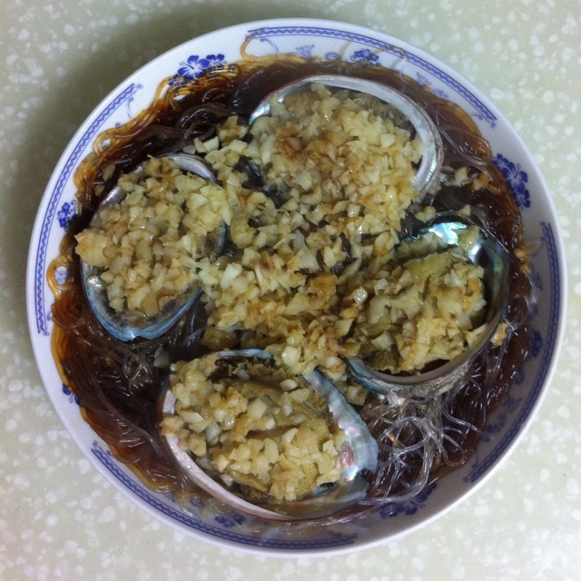 蒜蓉粉丝蒸鲍鱼