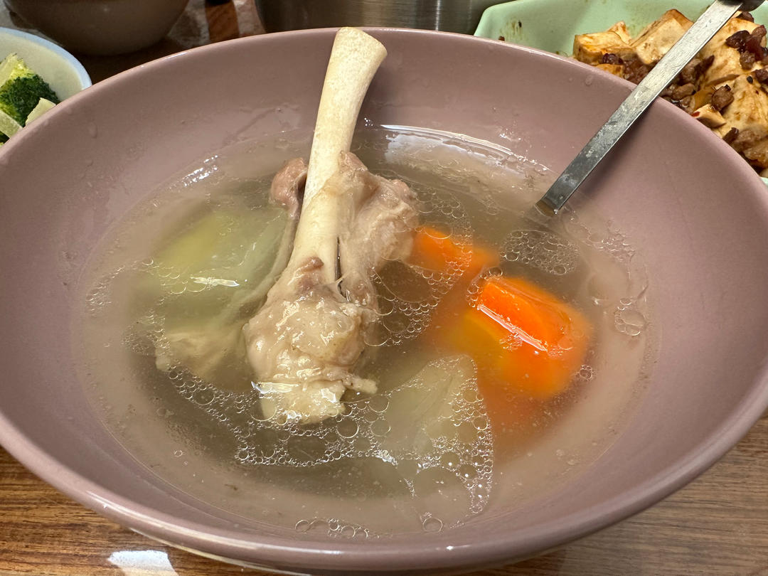 羊腿胡萝卜汤-这恐怕是我喝过最清澈的羊肉汤