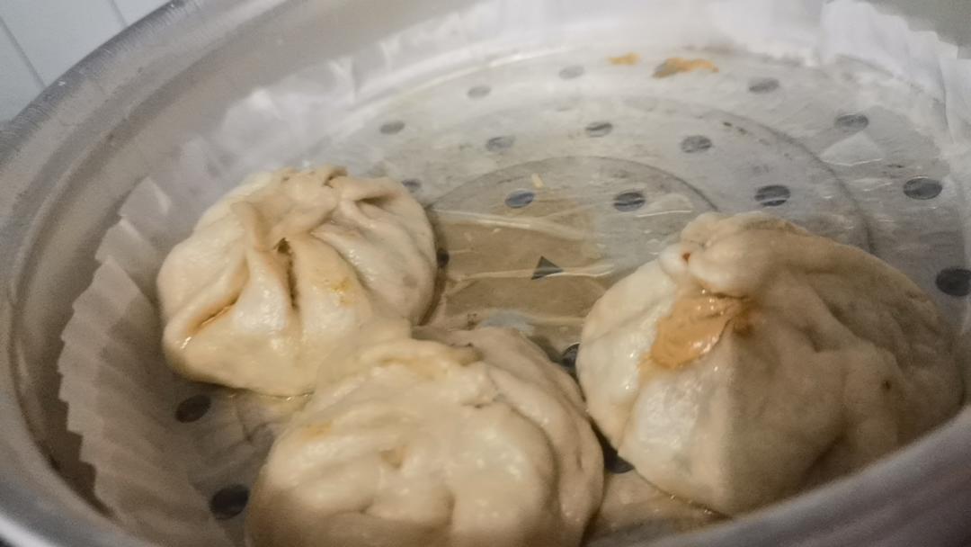 小笼包鲜嫩多汁太好吃了！