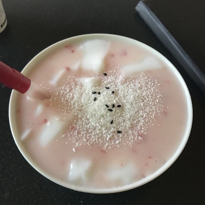 椰味杏仁草莓酸奶豆腐芝麻露的做法步骤图 非莺 下厨房 椰味杏仁草莓酸奶豆腐芝麻露的做法步骤图 非莺 下厨房